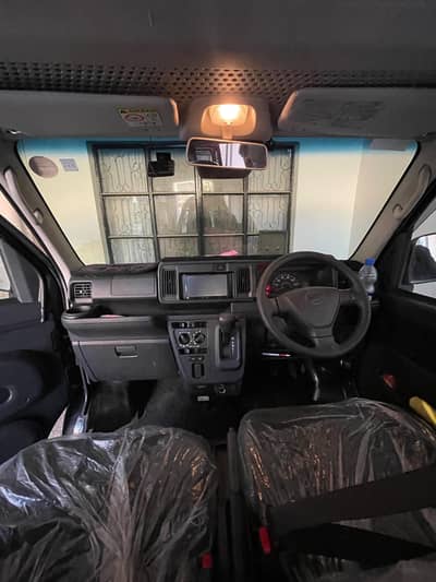 Daihatsu hijet ven for sale good condition in pearl black color
