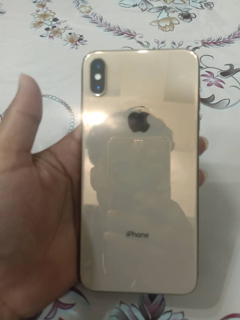 Apple iPhone XS Max 3