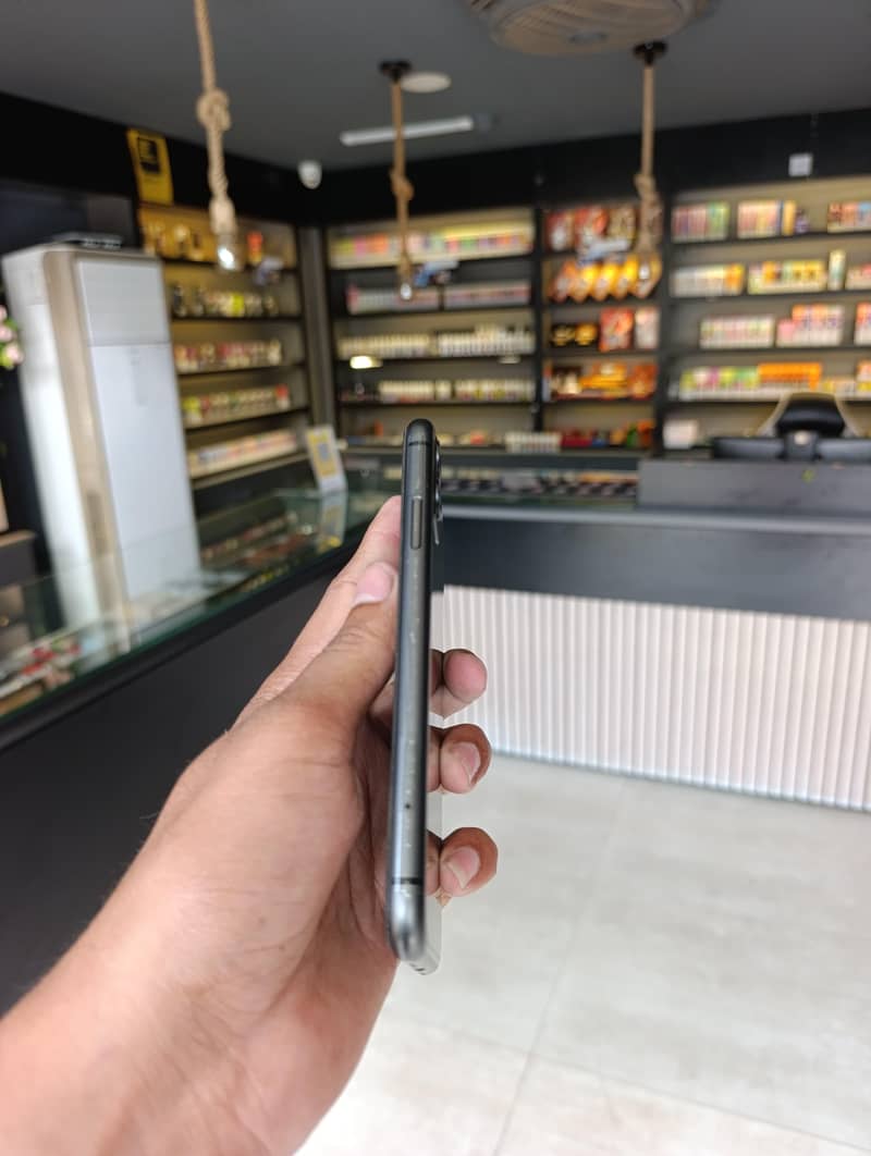 iphone 11 4