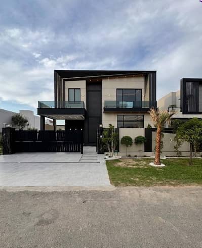 1 KANAL ELEGANT AND FULLY MAINTAINED SUPER HOT LOCATED BUNGALOW IS AVAILABLE IN THE BEST BLOCK OF DHA LAHORE.