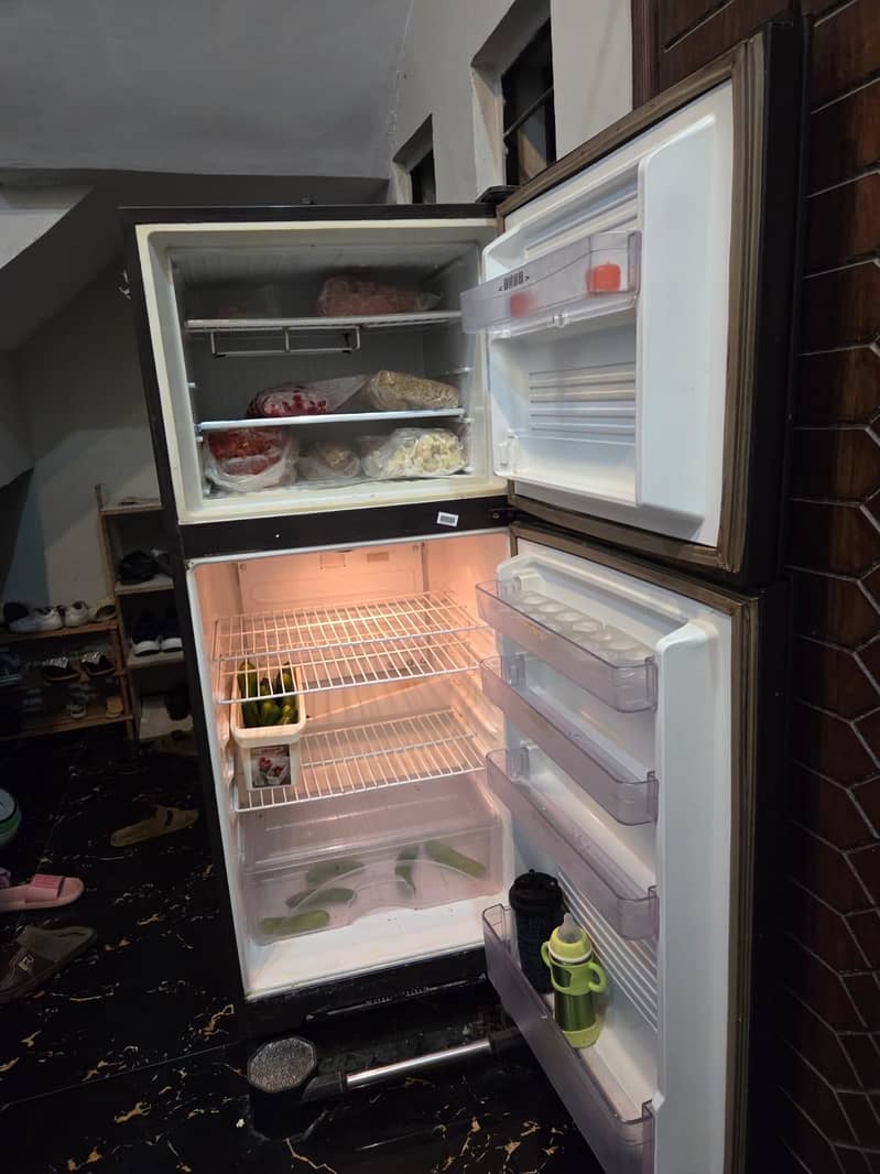 Refrigerator 0