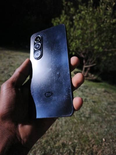 I tell us 25 total original phone complete box