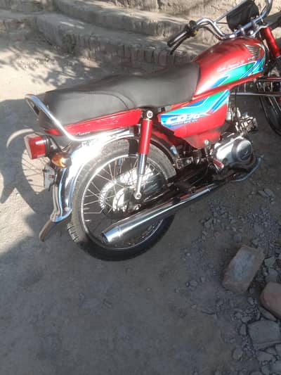 honda 70 in new condition urgently for sall