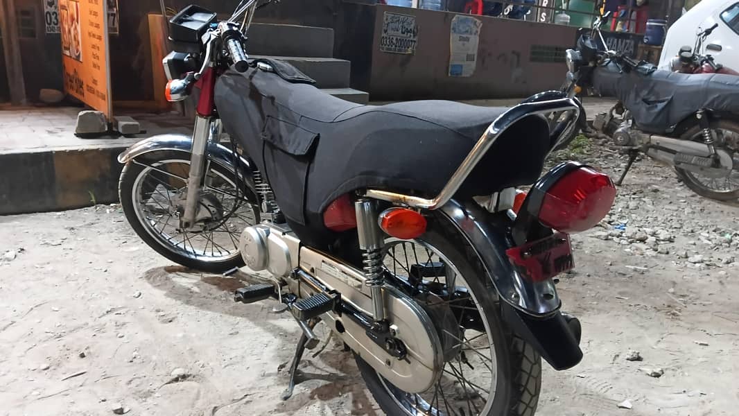 Unique UD125 1