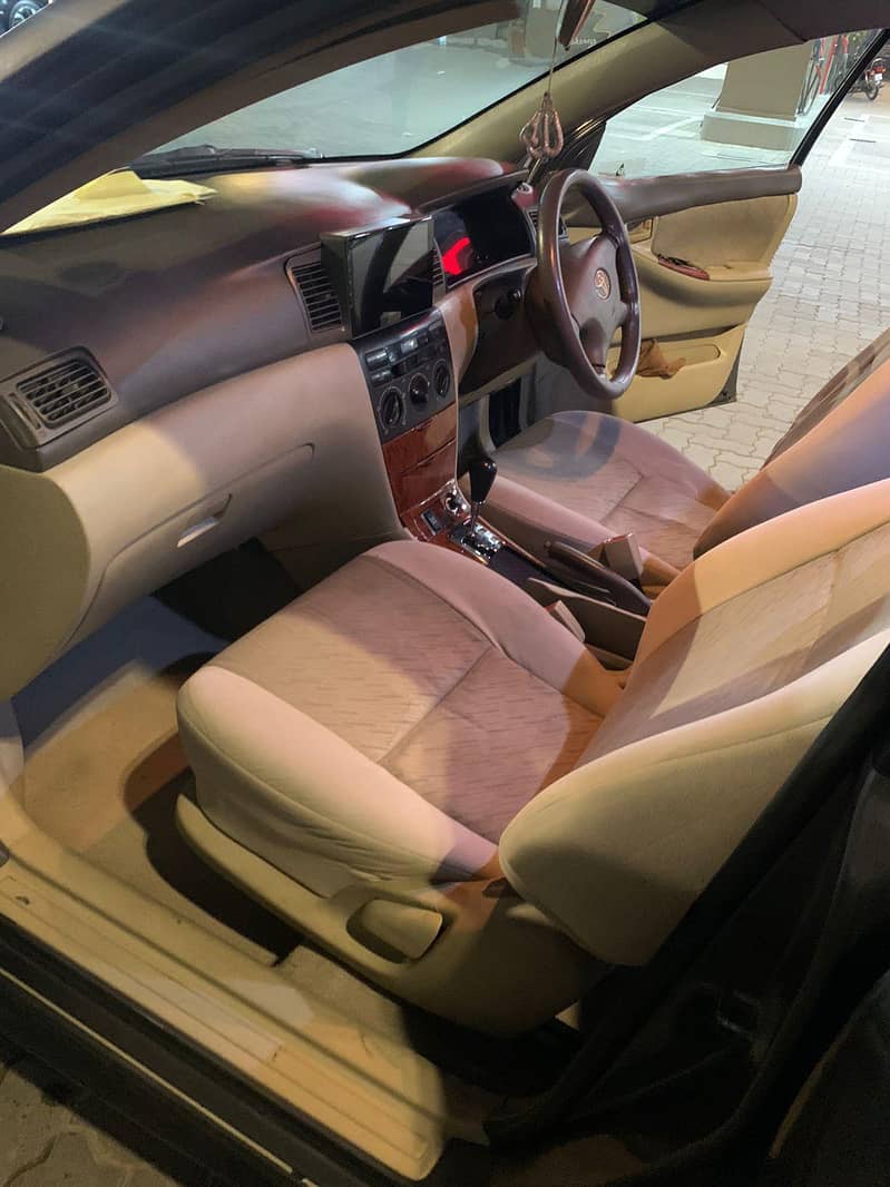Corolla Altis Automatic 1.8 11