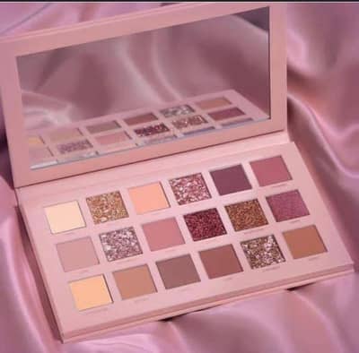 New Eyes Shadow palette In reasonable Price.