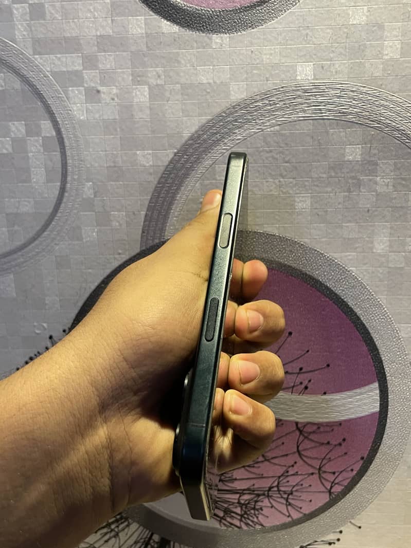 iPhone 16 jv 1