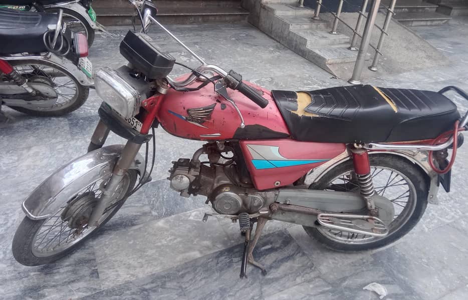 engine v good condition 2