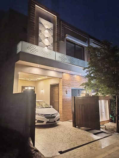 5 Marla Slightly Used M7b House For Sale On Prime Location In Lake City