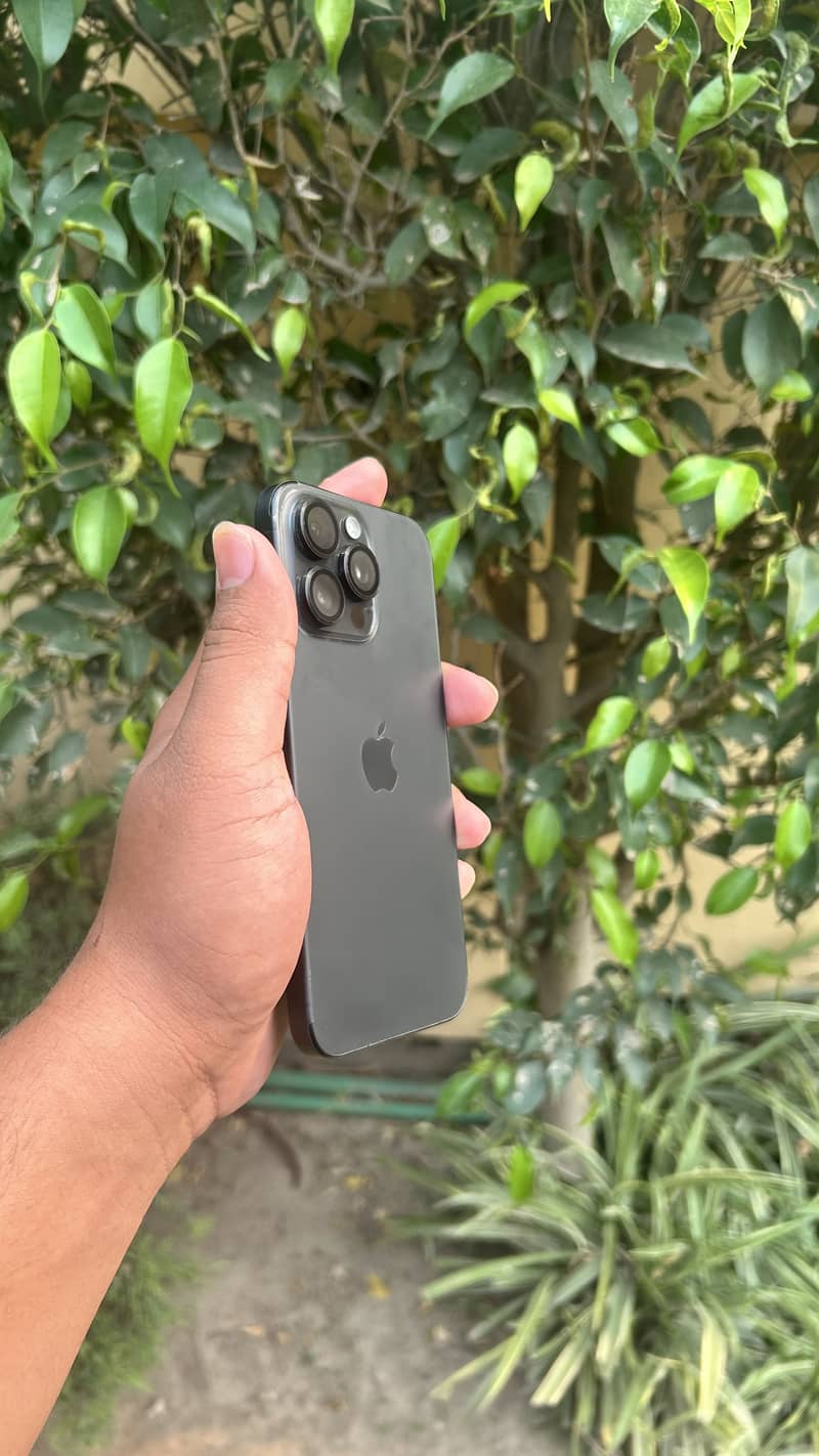 Iphone 15 pro max 6