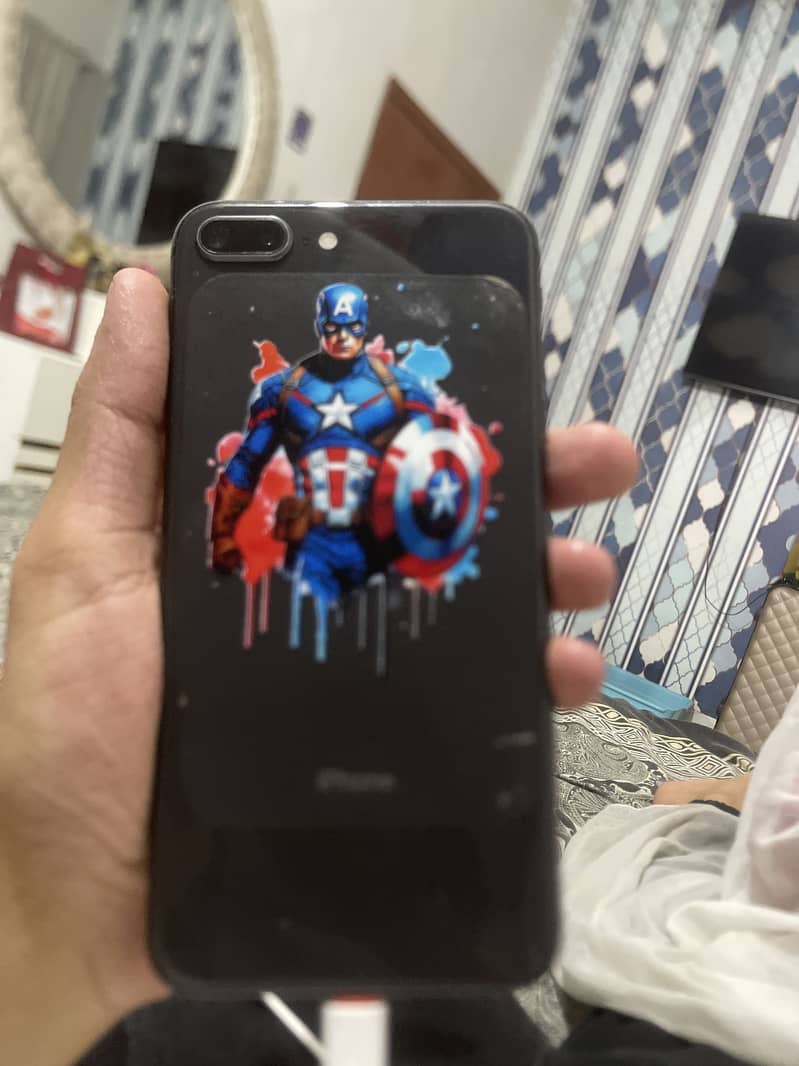 iPhone 8 Plus 0