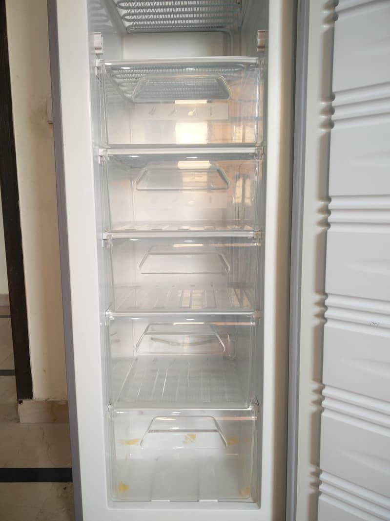 Freezer vertical Type 3