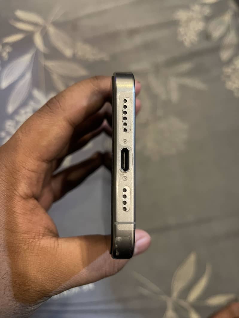 iphone 15 pro max jv 0