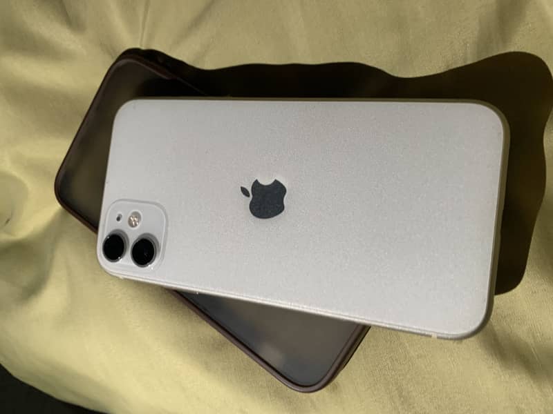 iPhone 11 3