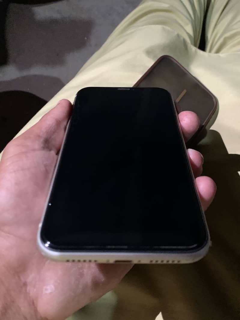 iPhone 11 6