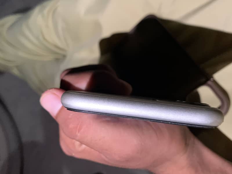 iPhone 11 10