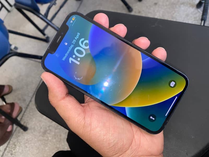 iPhone 12 4
