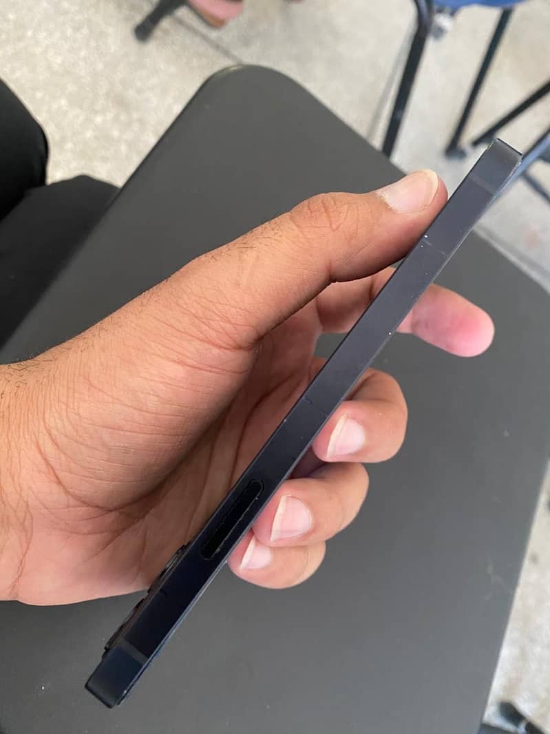 iPhone 12 8