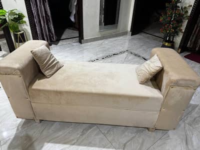 Sofa Setty New Condition