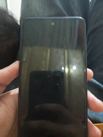 4 128 gb hai all oky just phone hai