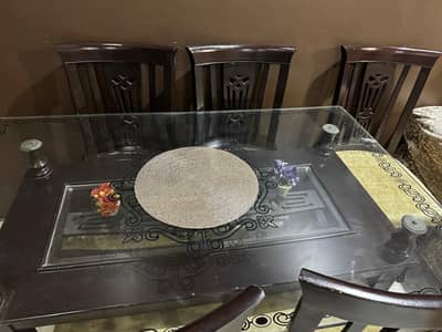 Dining Table in Good condition  6 Chairs