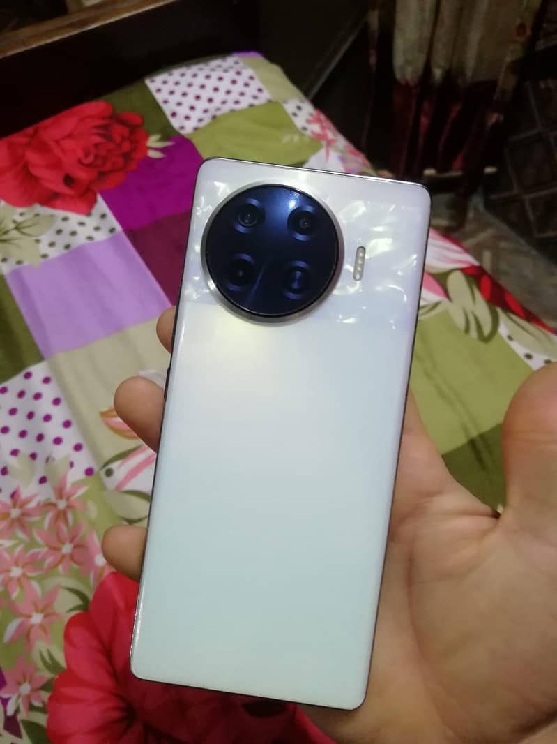 spark 20 pro plus 1