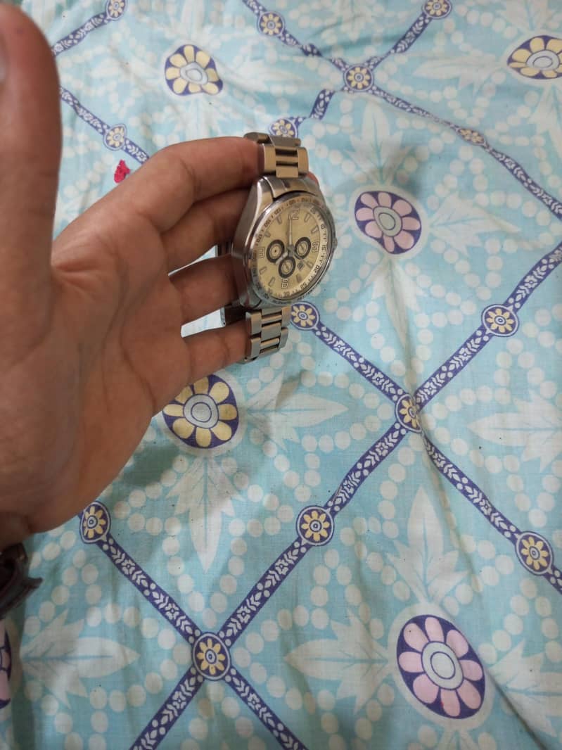 men watch 2