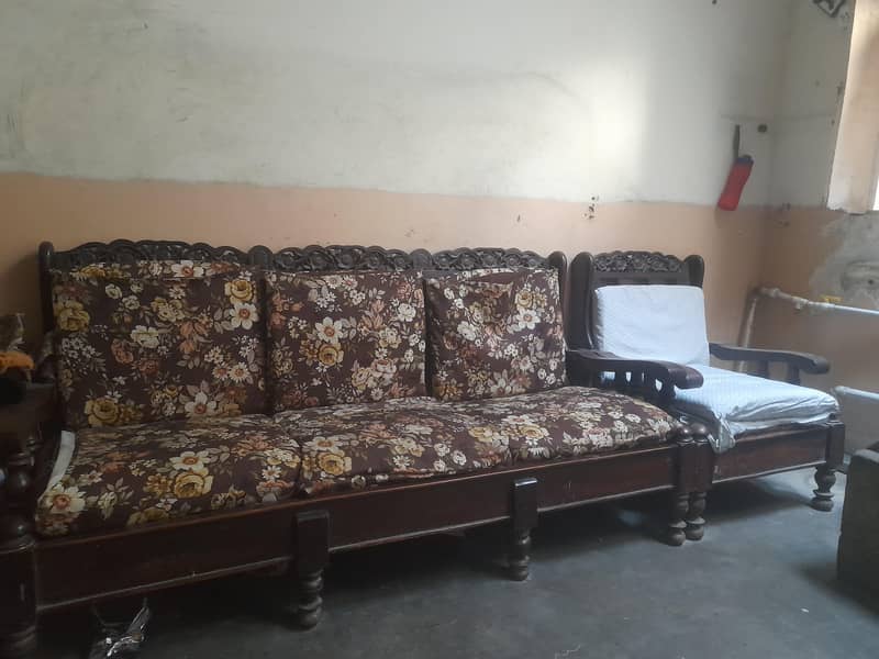 sofa 3 seater 0