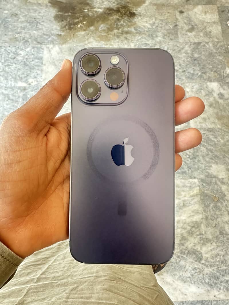 iPhone 14 Pro Max 0