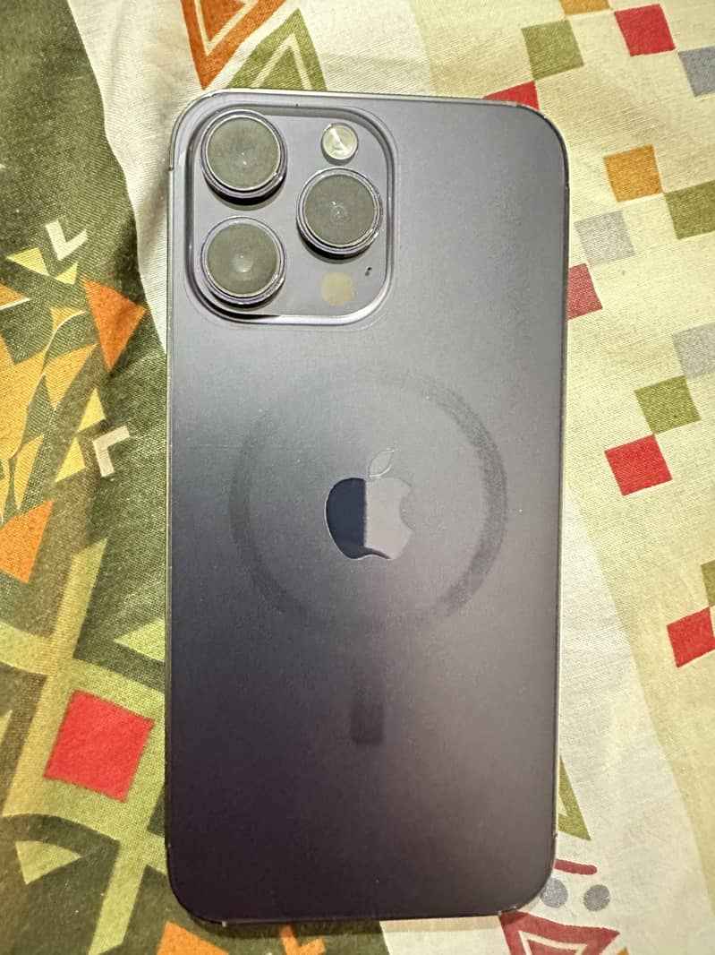 iPhone 14 Pro Max 1