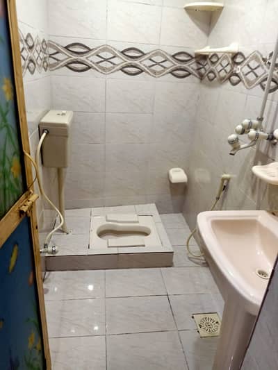 Khayber block allama iqbal town 2 marla lower portion for rent