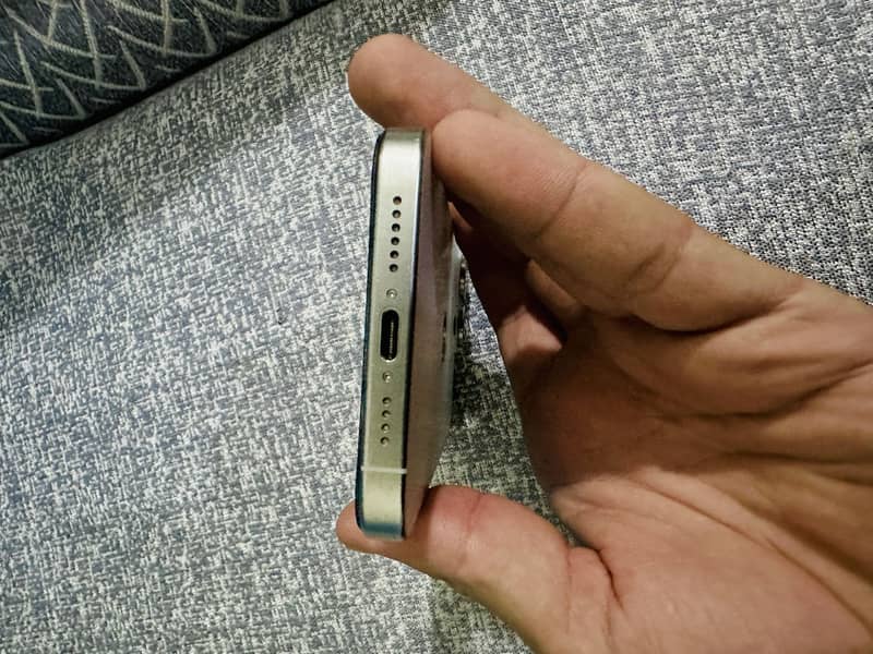 iphone 15 pro max 3