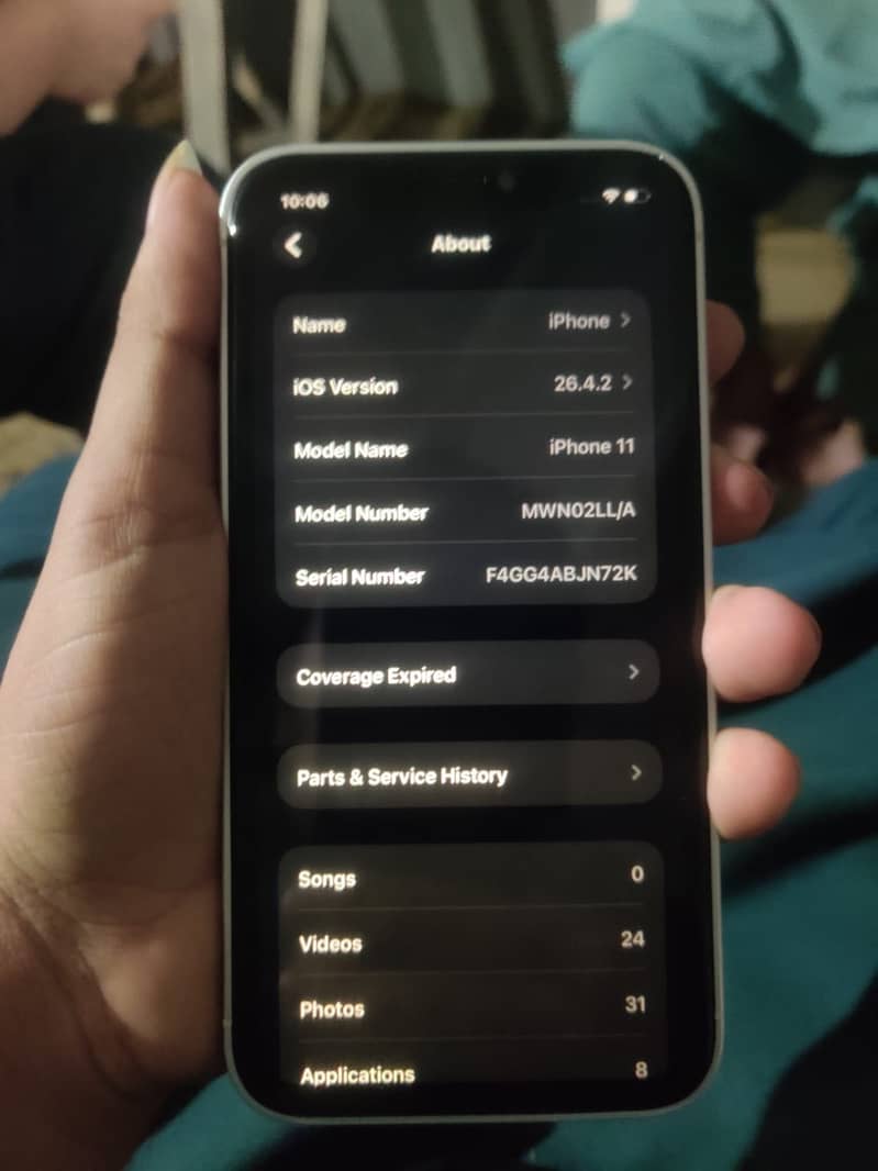iPhone 11 4