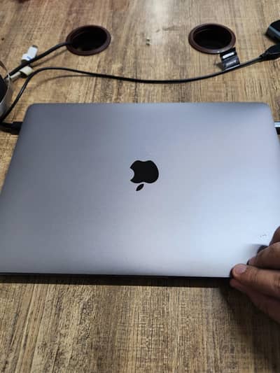 Macbook Pro 2016 (16/512) Touchbar