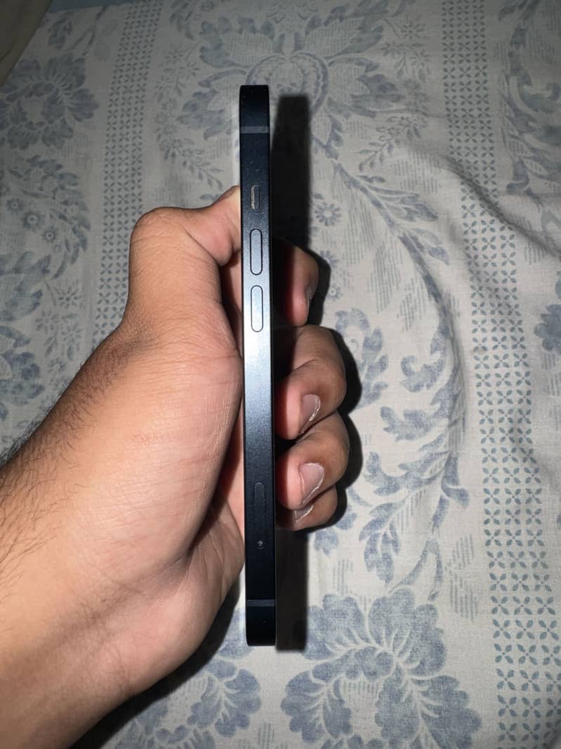 Iphone 13 4