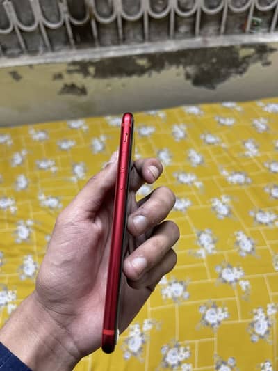 iPhone SE 256 PTA Approved