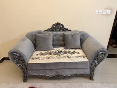 Urgently selling 7 seater sofa