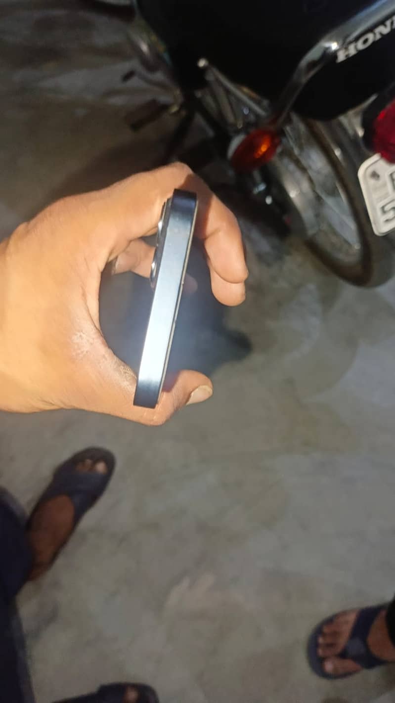 Apple iPhone 13 jv 5