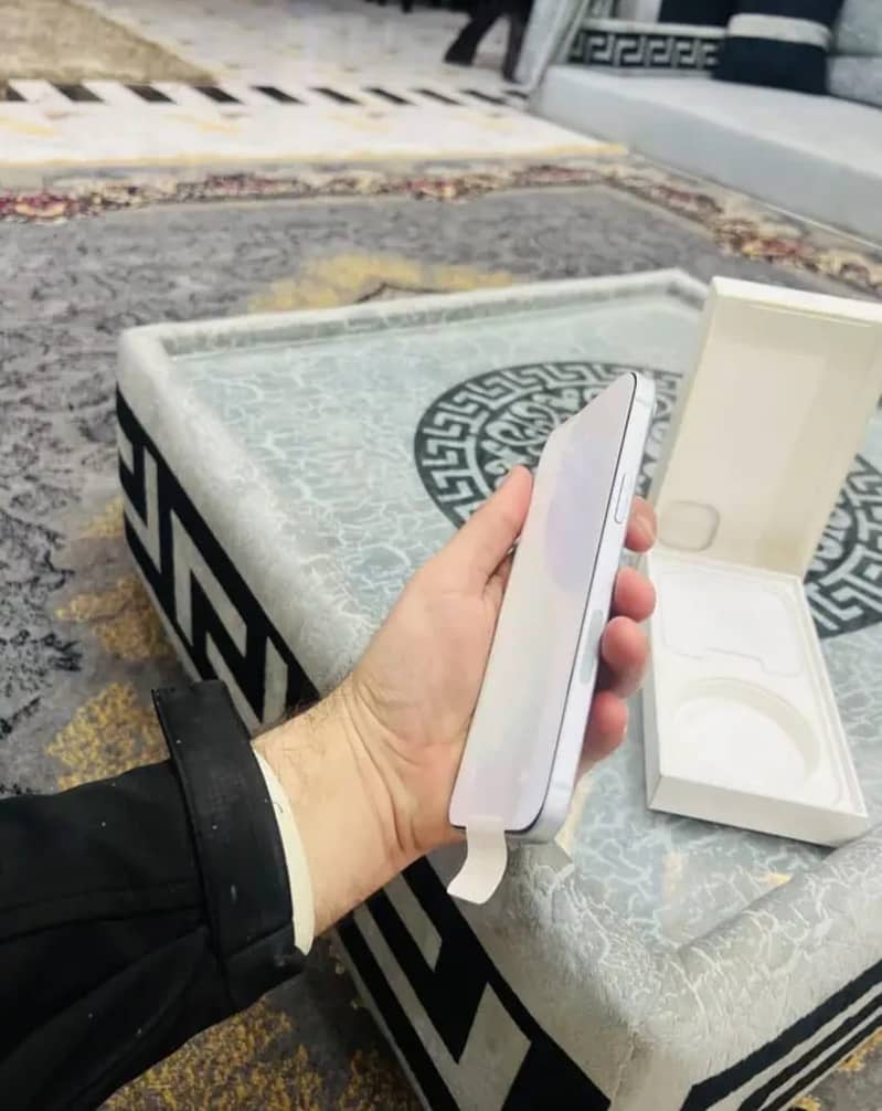 Iphone 15 plus 8