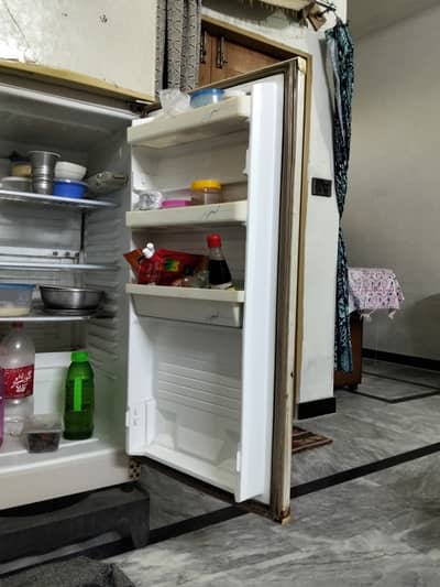 Dawlance ka frige for sale
