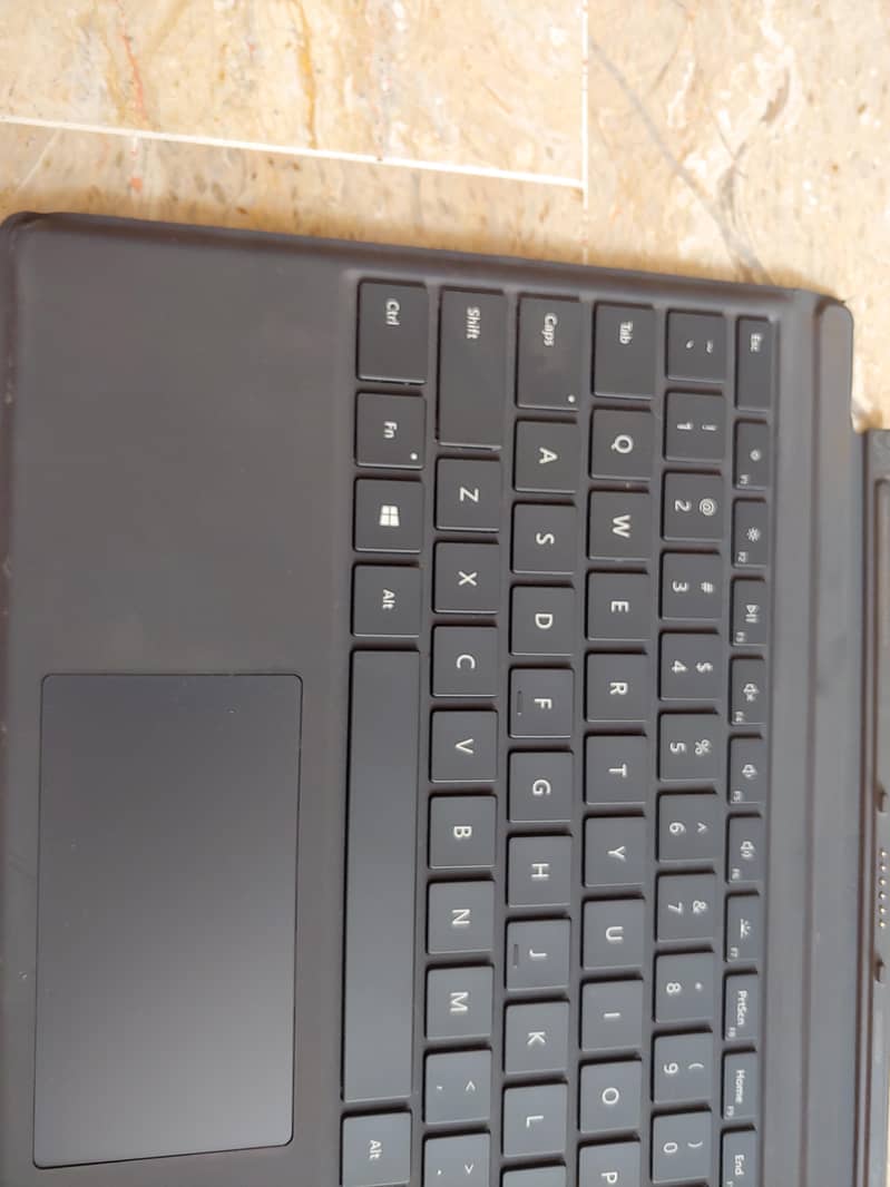 Microsoft Surface Pro. Keyboard 5