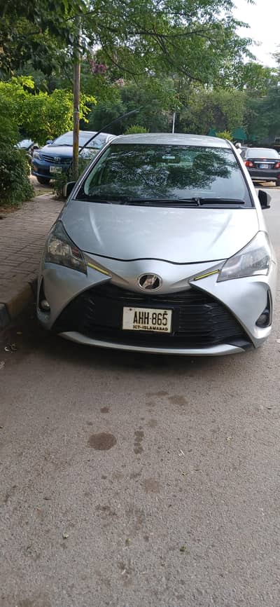 vitz Spider Shape Model 2014  import 2018 1 door touching