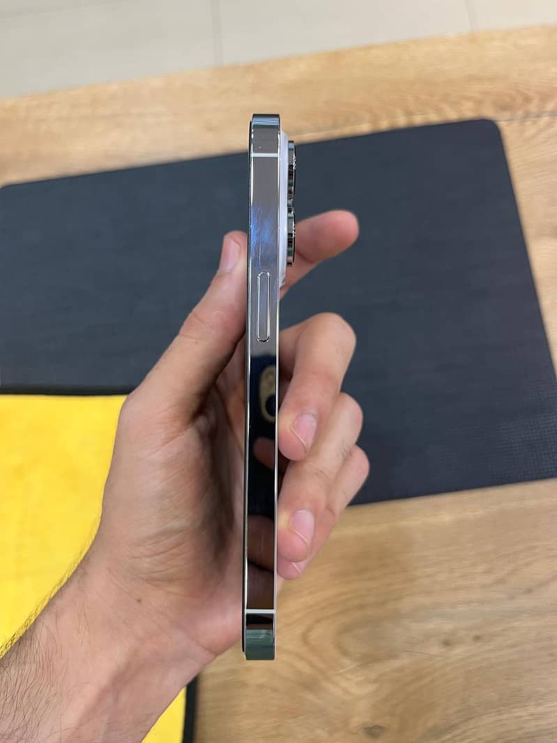 14 Pro 1