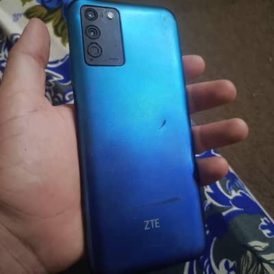 zTE blade v30