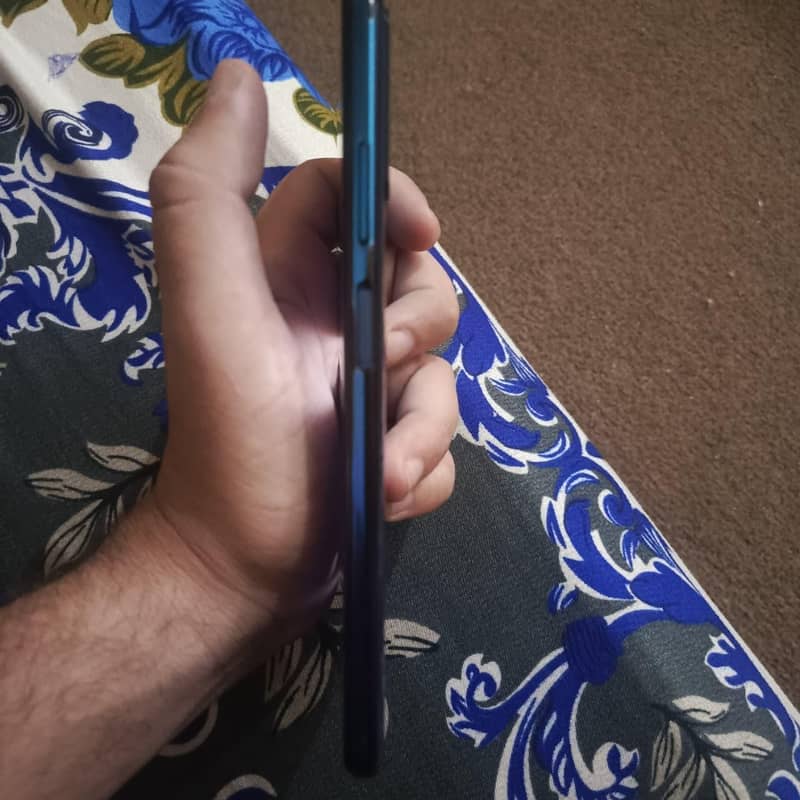 zTE blade v30 2