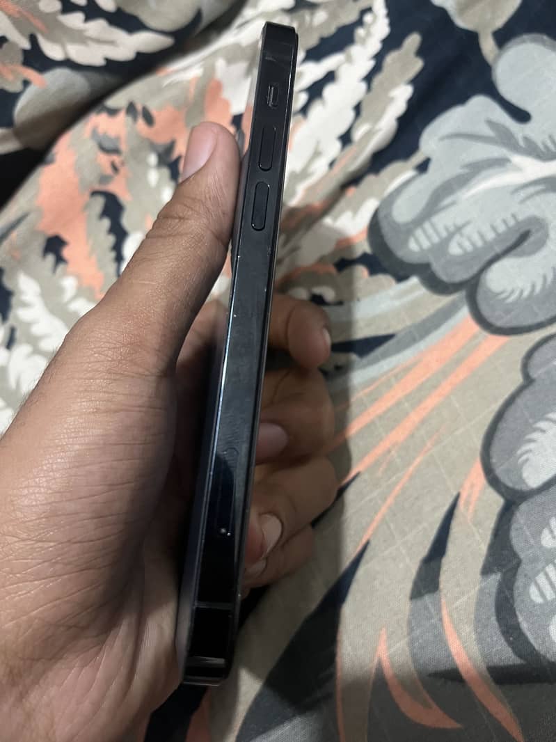 Iphone 12pro 1