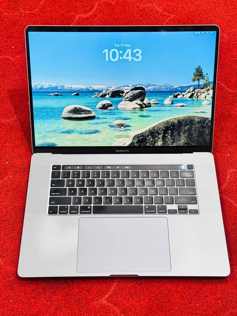 MacBook 1