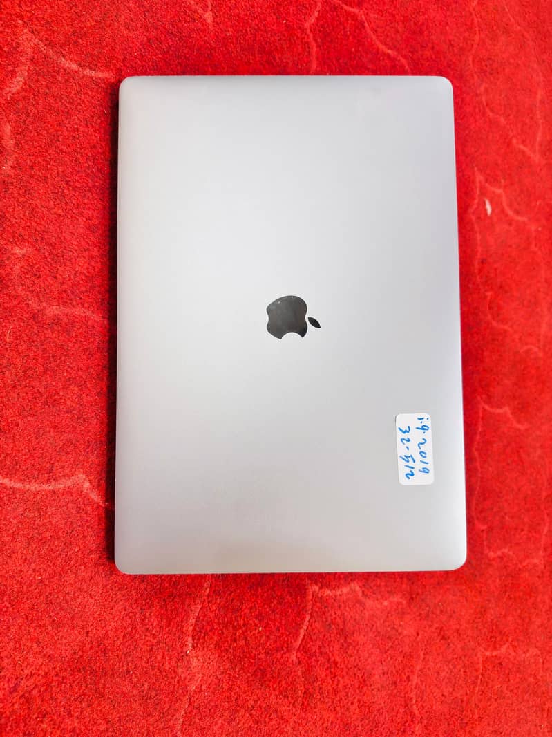 MacBook 4