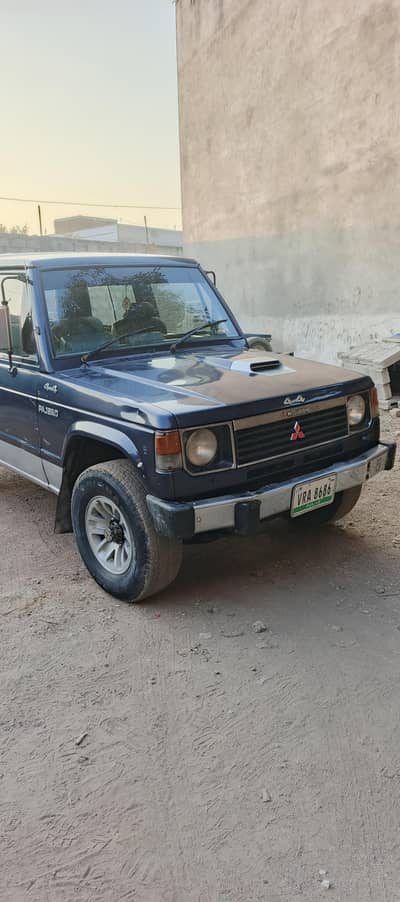 pajero 3 door 4×4 1986 model in new condition