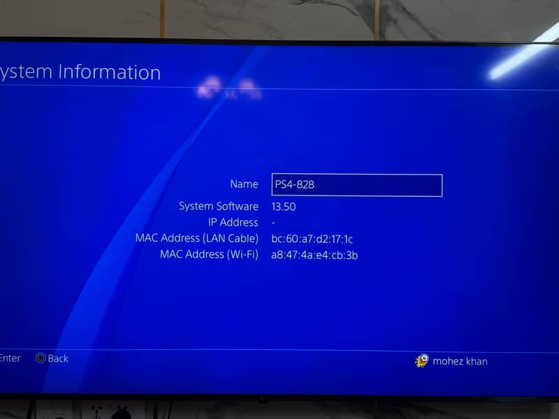 PS4 slim with 4 controllers 0